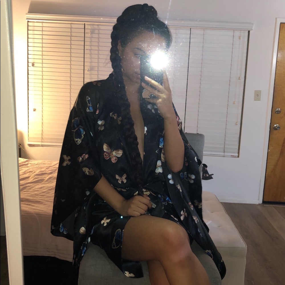 Handmade Satin Butterfly Robe - Picture 7 of 9